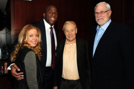 察场上局势 察场上局势