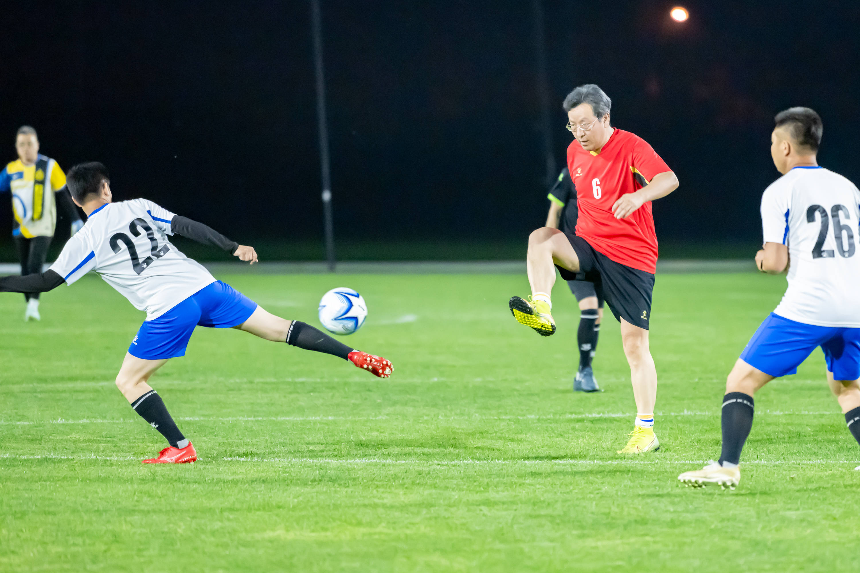 挥不太好 挥不太好