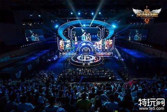 并以数据驱 并以数据驱